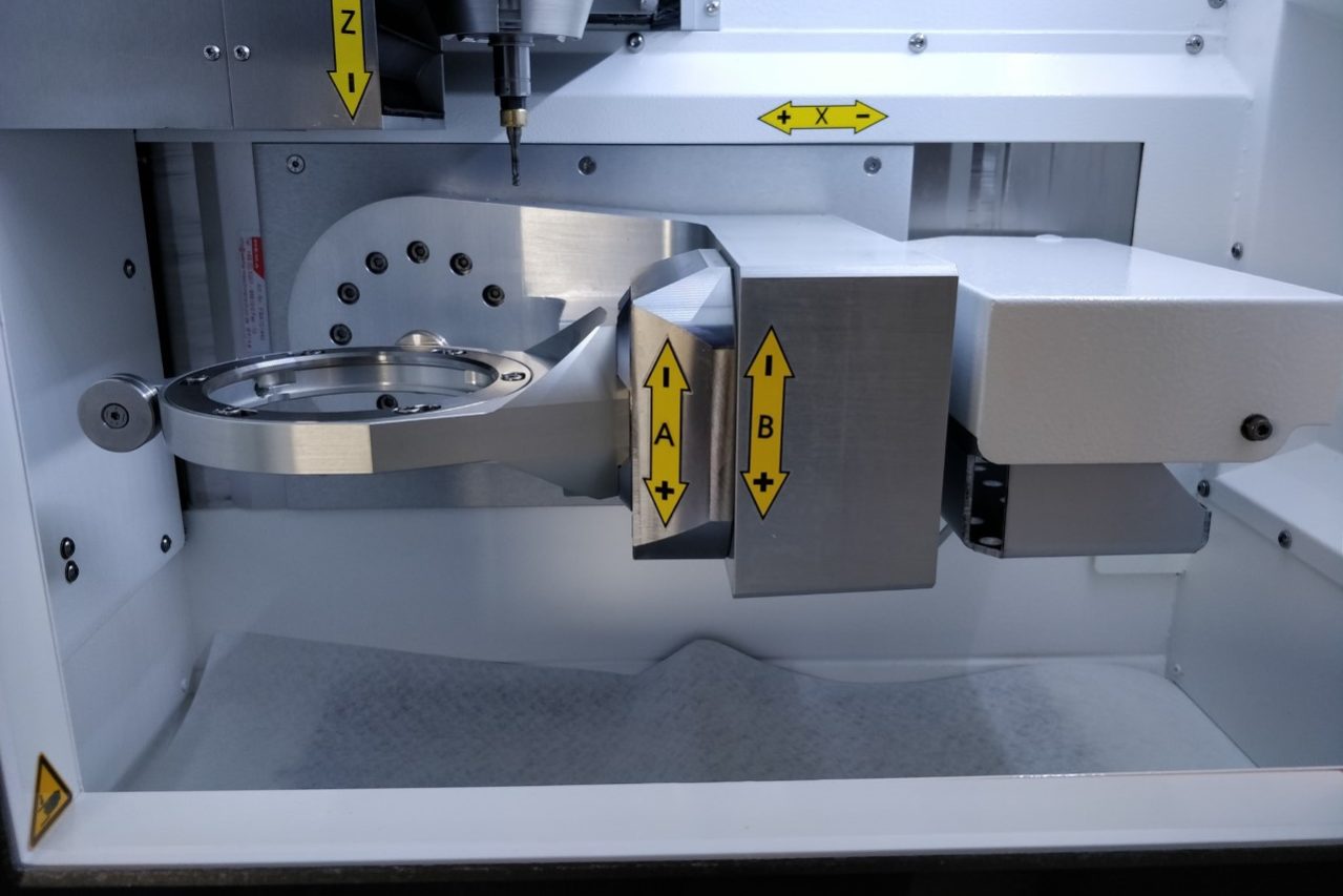 implantologie-usinage-de-barre-RESTAURATION-TRANSVISSEE-PLURALE-1